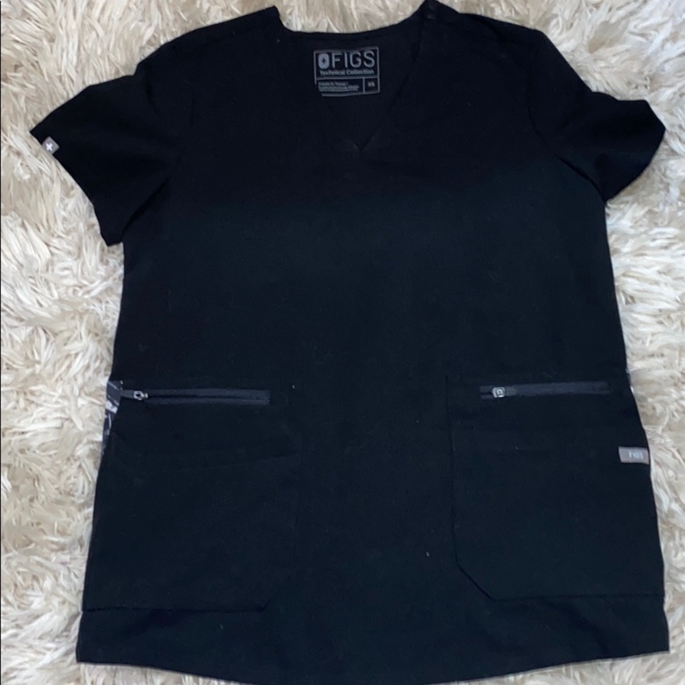 Figs scrub top